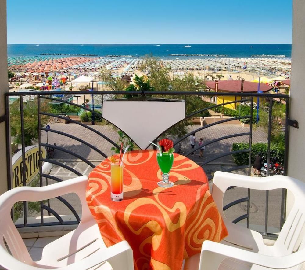Hotel Prestige Cattolica Bagian luar foto