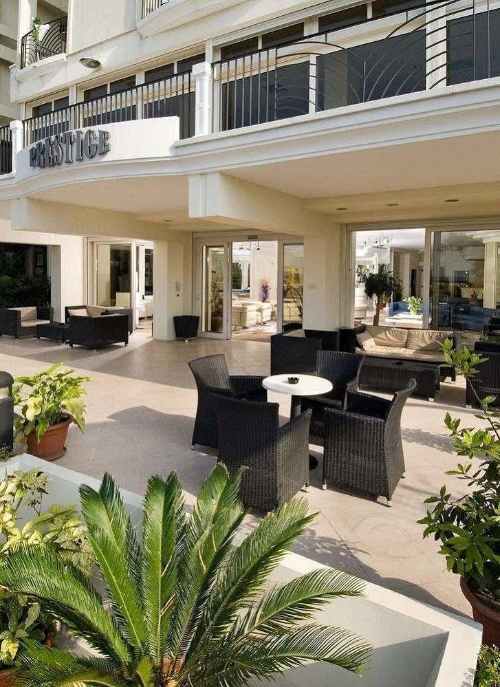 Hotel Prestige Cattolica Bagian luar foto